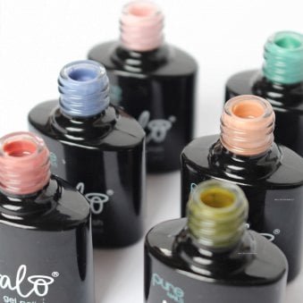 Natural World Hema Free Gel Polish Set & Free Desk Mat (6 x 8ml)